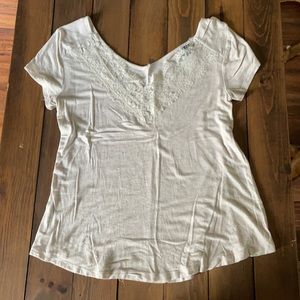 Rue 21 cream v neck tee
